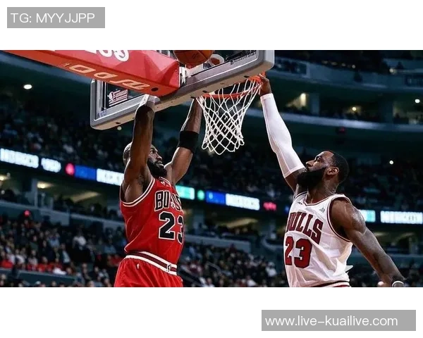 乔丹与站莫斯的传奇对决:篮球历史上的巅峰时刻与辉煌瞬间 乔丹与站莫斯的传奇对决:篮球历史上的巅峰时刻与辉煌瞬间